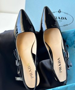 Design Prada patent-leather slingback pumps