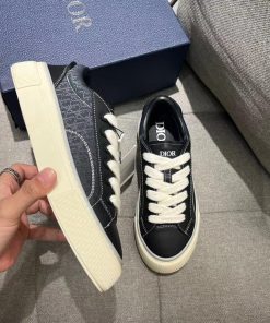 Design Dior B33 SNEAKER Black Smooth Calfskin and Dior Oblique Jacquard
