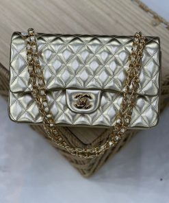 Design CHANEL Metallic Lambskin Quilted Mini Rectangular Flap