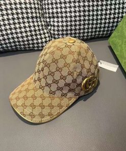 Design Gucci cap fashion accessory