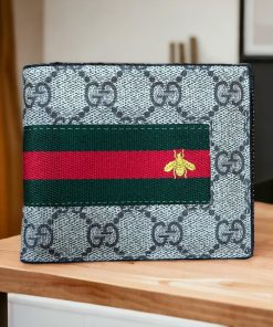Design GUCCI New Web Bi-Fold Wallet GG Supreme