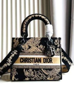 Design Christian Dior Paris signature on the front