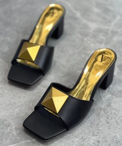 Design VALENTINO GARAVANI One Stud leather mules