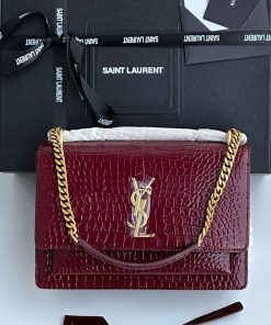 Design SAINT LAURENT Calfskin Crocodile Embossed Medium Monogram Sunset Rouge Legion
