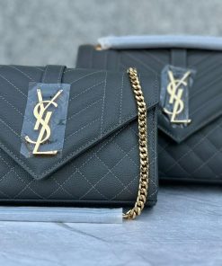 Design mini Saint Laurent Small Envelope Quilted Crossbody Bag