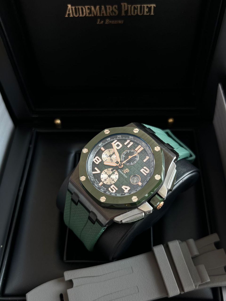 Design AUDEMARS PIGUET ROYAL OAK OFFSHORE for men