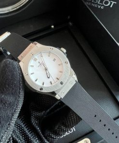 Design Hublot Classic Fusion Quartz White 33mm for women