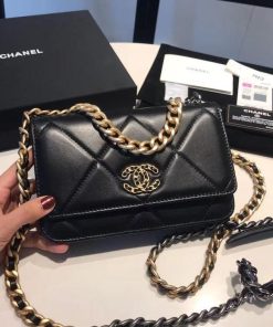 Design Chanel 19 Wallet On Chain Black Lambskin