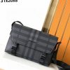 Design Burberry Check Pattern Large Messenger Bag for men
