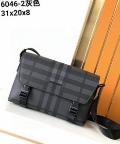 Design Burberry Check Pattern Large Messenger Bag for men
