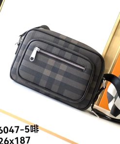 Design Men bag luxury designer bag for men crossbody bag woven fashion luxury shoulder bag adjustable leather crossbody strap zip closure hand-painted edges for men