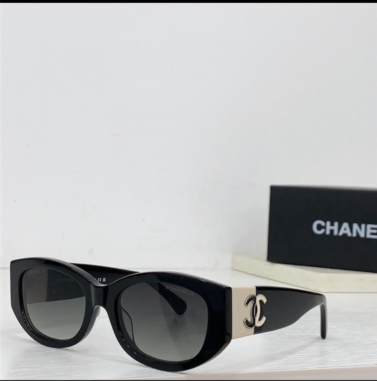 Design Vintage Late 1980s Chanel Sunglasses