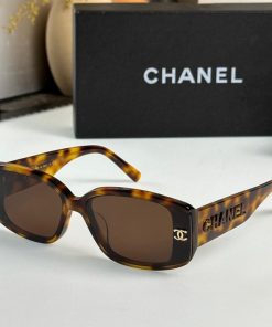 SYGA Women's Retro Small-Frame Square Sunglasses